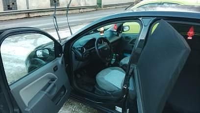 Gebraucht Ford Fiesta 70 PS (51 kW) 2003 Schwarz Kleinwagen