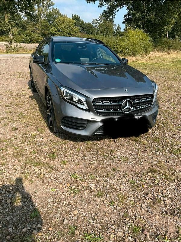 Gebraucht Mercedes GLA200 156 PS (114 kW) 2019 Grau SUV