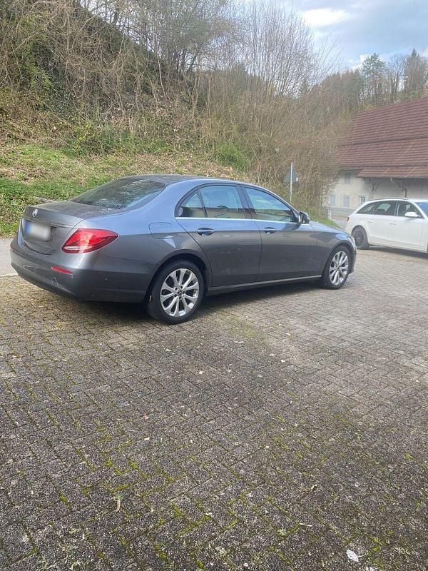 Usata Mercedes E220 194 CV (142 kW) 2017 Grigio Berlina