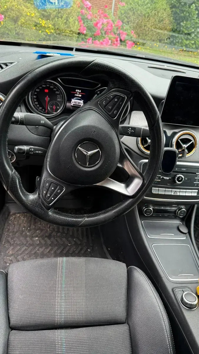Gebraucht Mercedes CLA200 136 PS (100 kW) 2017 Blau Coupé