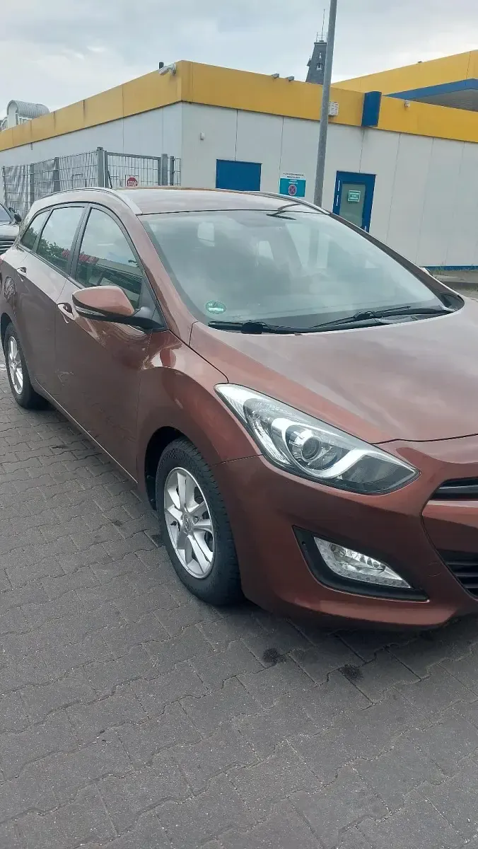 Gebraucht Hyundai i30 90 PS (66 kW) 2012 Braun Kombi