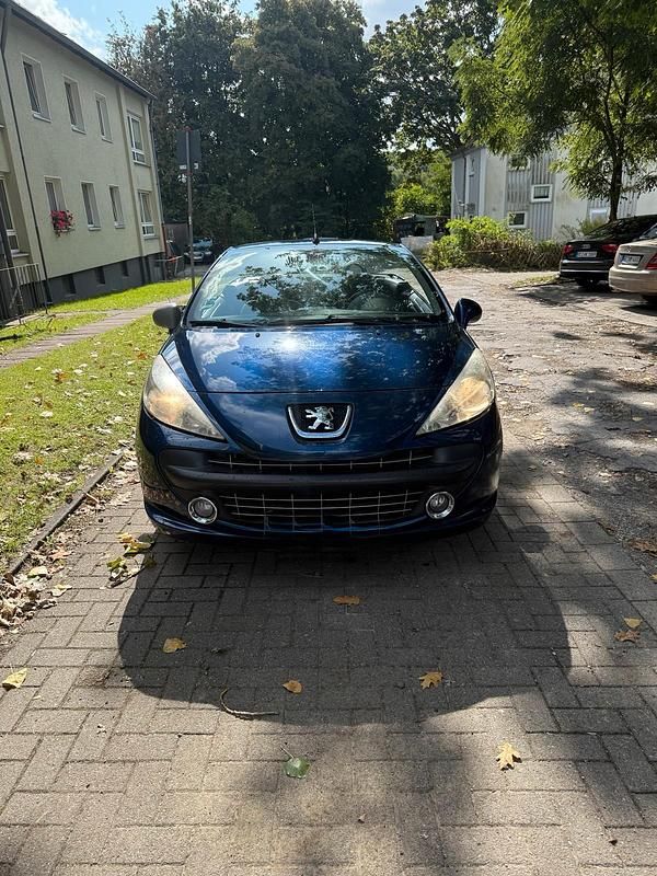 Blau Gebraucht 2008 Peugeot 207 CC Cabrio | 1.300 € - Bild 1/4