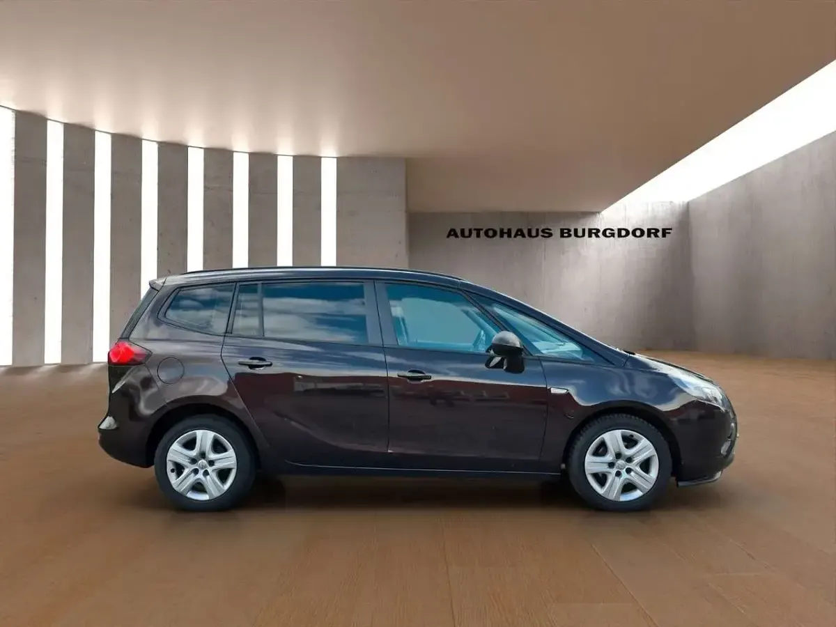 Gebraucht Opel Zafira Tourer 150 PS (110 kW) 2012 Mahogany brown (p2/so) Van / Kleinbus