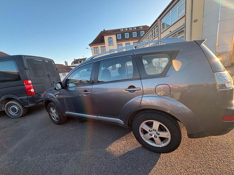 Gebraucht Mitsubishi Outlander Inform 140 PS (102 kW) 2007 Grau SUV