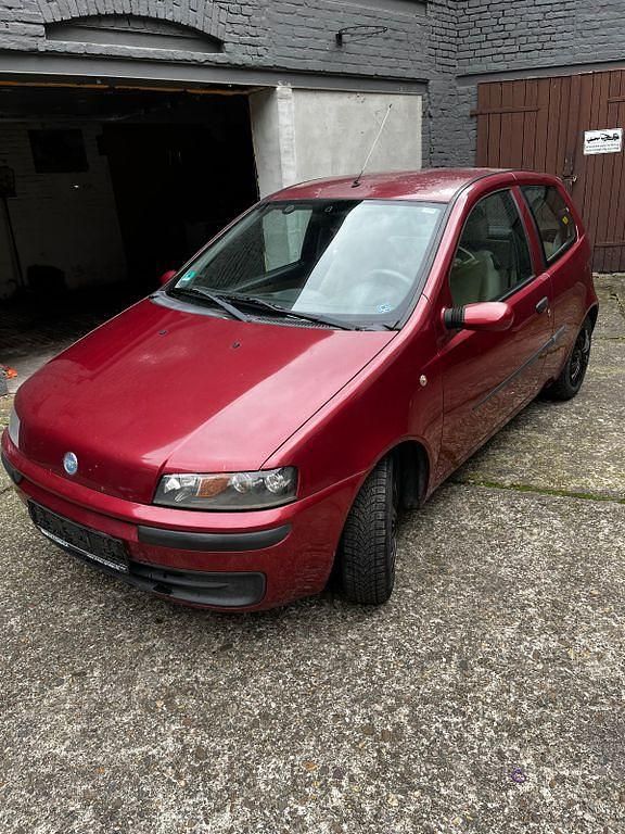 Rot Gebraucht 2003 Fiat Punto Kleinwagen | 700 € (Fairer Preis) - Bild 1/4