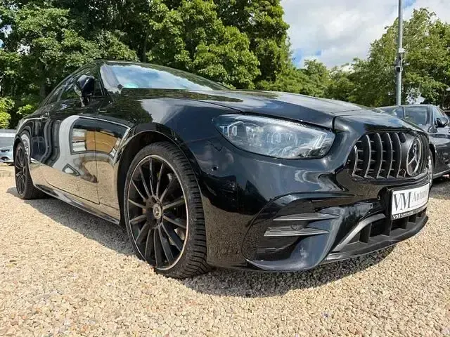Gebraucht Mercedes E300 AMG 258 PS (189 kW) 2021 Schwarz Coupé