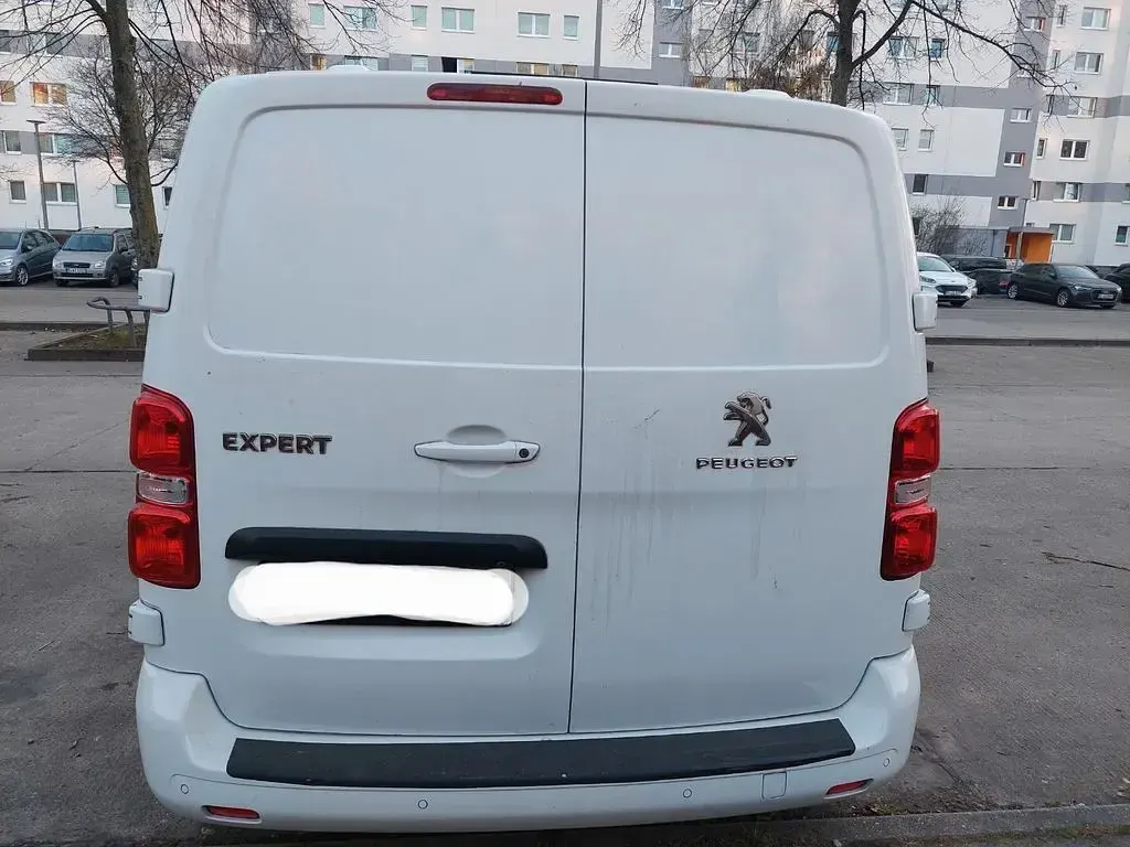 Używany Peugeot Expert Premium 122 KM (89 kW) 2018 Biały Van