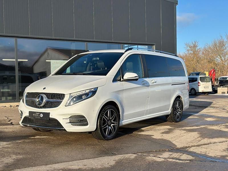 Weiß Gebraucht 2020 Mercedes V300 Avantgarde Edition Van / Kleinbus | 43.990 € (Guter Preis) - Bild 1/4