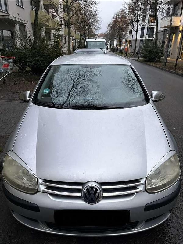 Grau Gebraucht 2005 VW Golf IV Trendline Kleinwagen | 750 € (Superpreis) - Bild 1/4