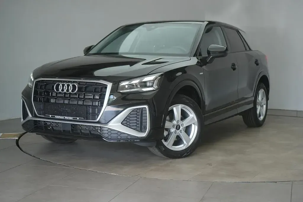 Gebraucht Audi Q2 S-Line 150 PS (110 kW) 2025 Schwarz SUV