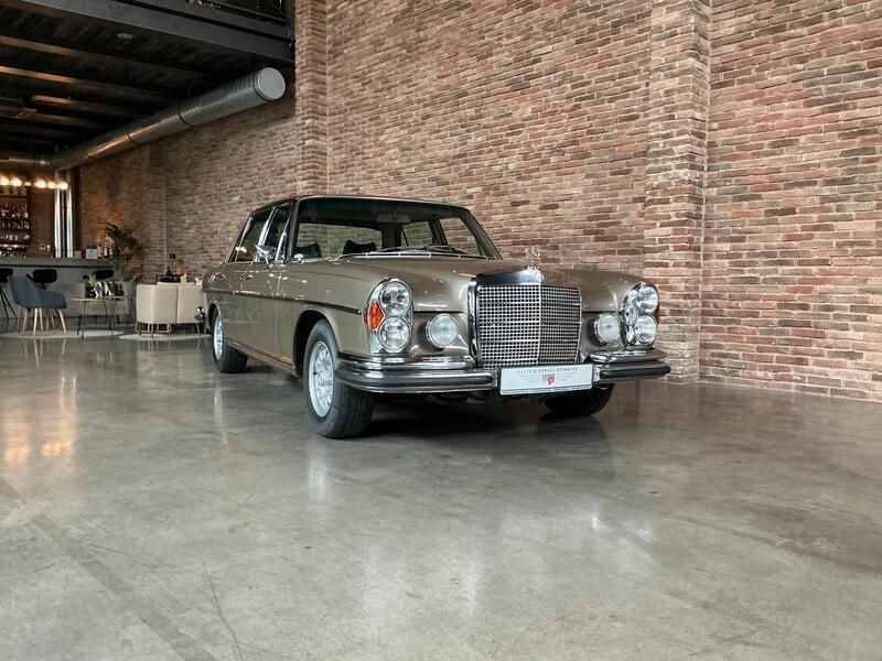 Grau Gebraucht 1970 Mercedes W109 Limousine | 82.490 € - Bild 1/4