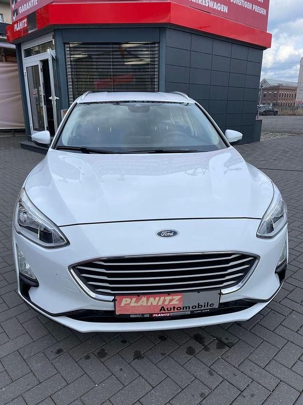 Gebraucht Ford Focus Cool & Connect 125 PS (91 kW) 2019 Weiß Kombi