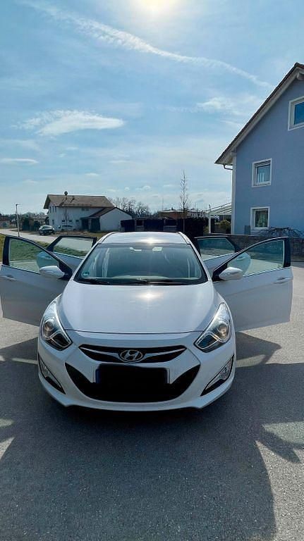 Gebraucht Hyundai i40 Edition 135 PS (99 kW) 2014 Weiß Kombi