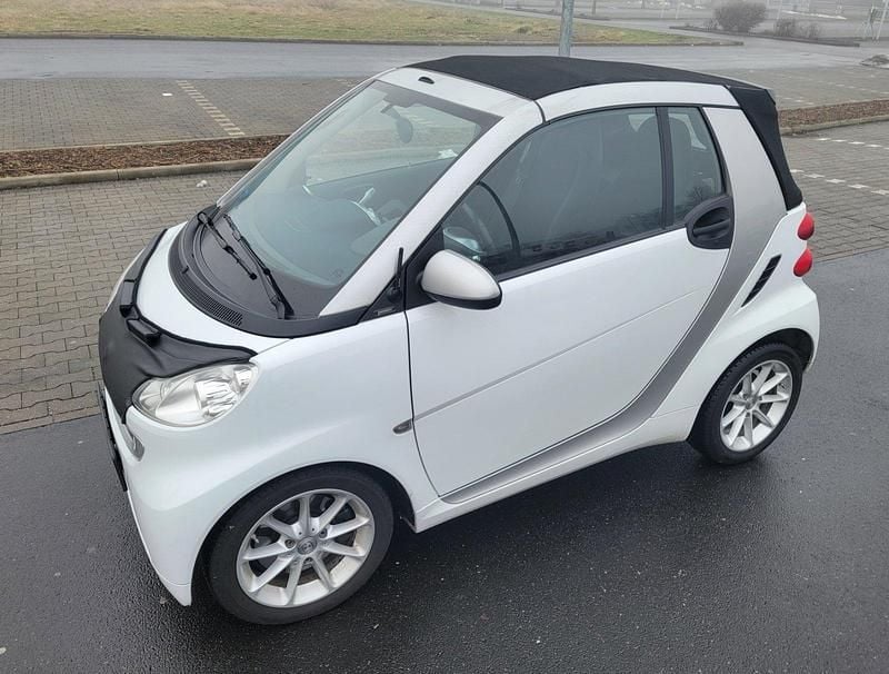 Gebraucht Smart ForTwo Cabrio Passion 71 PS (52 kW) 2010 Weiß Cabrio
