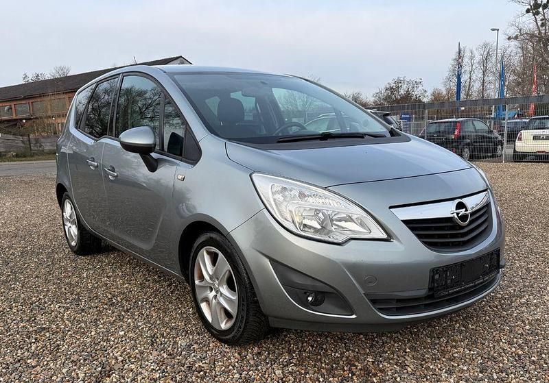 Gebraucht Opel Meriva Design Edition 110 PS (80 kW) 2012 Silber Van / Kleinbus