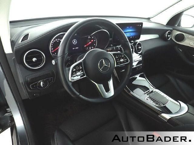 Gebraucht Mercedes GLC220 Exclusive 194 PS (142 kW) 2022 992 lack selenitgrau (metallic) SUV