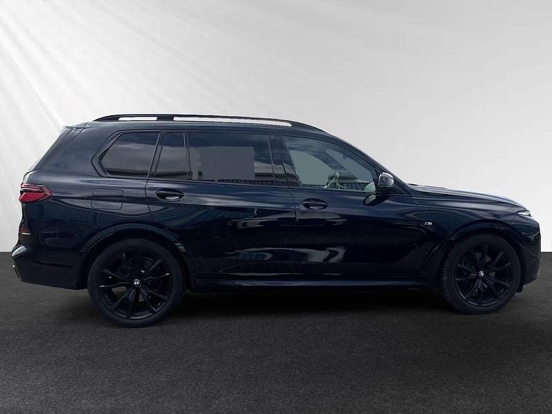 Gebraucht BMW X7 M Sport 352 PS (258 kW) 2025 Carbonschwarz metallic SUV