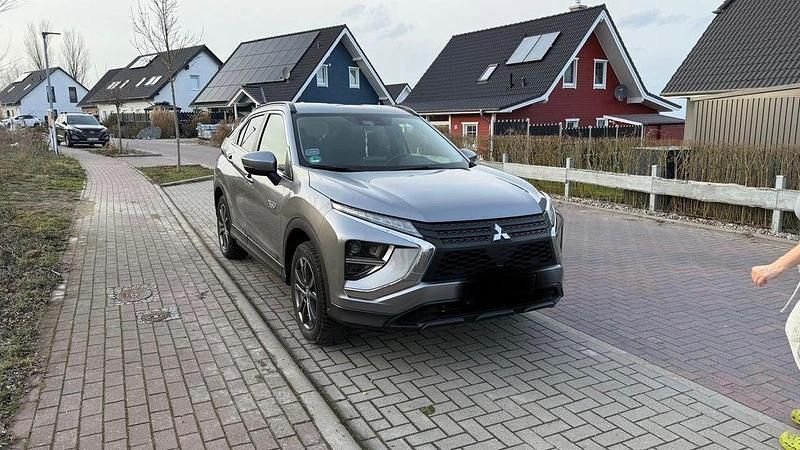 Gebraucht Mitsubishi Eclipse Cross Select 188 PS (138 kW) 2022 Grau SUV