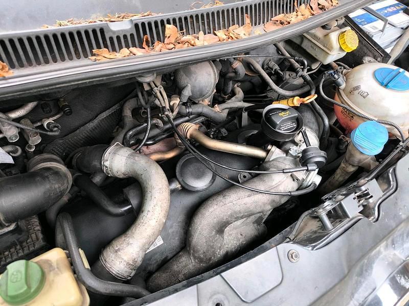 Second-hand VW T5 174 CP (127 kW) 2003 Negru Van