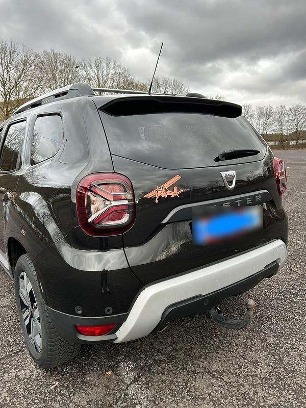 Używany Dacia Duster Prestige 116 KM (85 kW) 2022 Czarny SUV