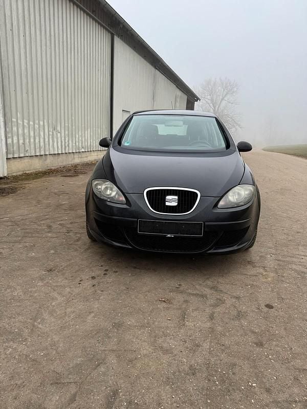 Gebraucht Seat Altea 105 PS (77 kW) 2008 Schwarz Kleinwagen