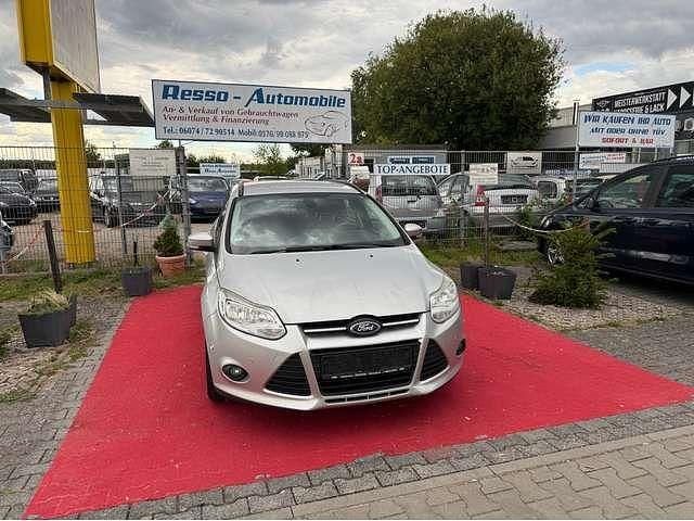 Silber Gebraucht 2013 Ford Focus Champions Edition Kombi | 3.750 € (Guter Preis) - Bild 1/4