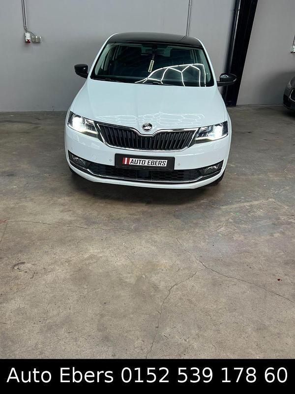 Weiß Gebraucht 2018 Skoda Rapid Clever Kombi | 7.499 € (Fairer Preis) - Bild 1/4