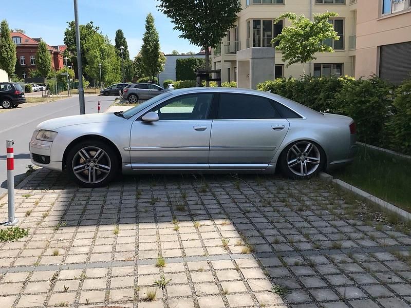 Second-hand Audi A8 Basis 232 CP (170 kW) 2008 Argintiu Berlinǎ