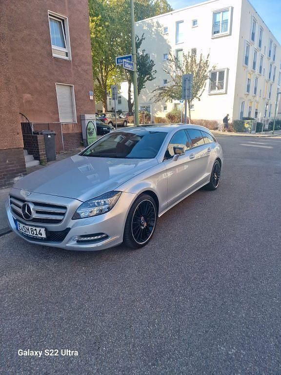 Silber Gebraucht 2014 Mercedes CLS350 Shooting Brake Kombi | 17.000 € (Fairer Preis) - Bild 1/4