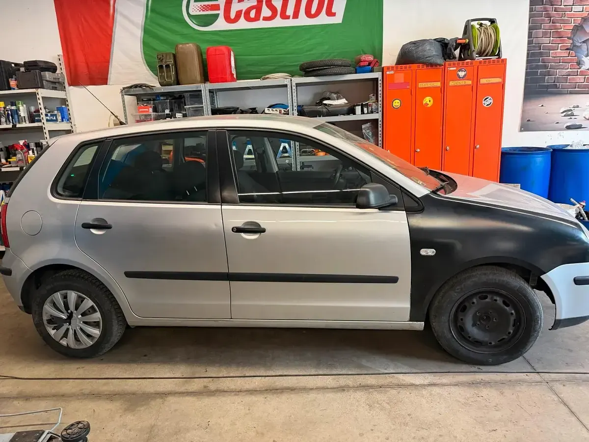 Gebraucht VW Polo 54 PS (39 kW) 2005 Silber Kleinwagen