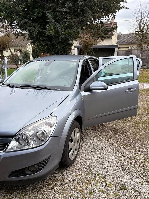 Gebraucht Opel Astra 90 PS (66 kW) 2008 Silber Limousine