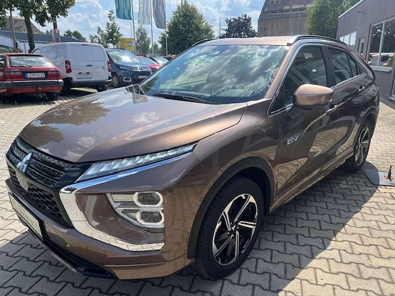 Gebraucht Mitsubishi Eclipse Cross Plus 188 PS (138 kW) 2022 Bronzebraun metallic SUV