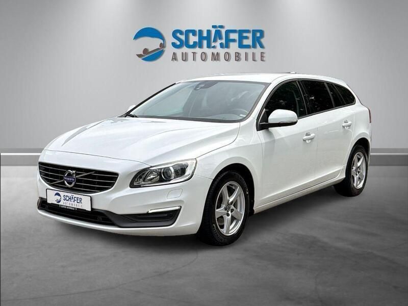 Weiß Gebraucht 2015 Volvo V60 Business Edition Kombi | 11.950 € - Bild 1/4