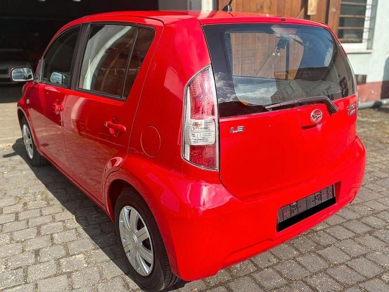 Gebraucht Daihatsu Sirion 87 PS (63 kW) 2006 Rot Kleinwagen