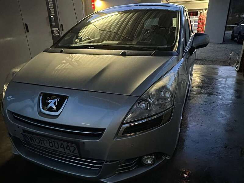 Silber Gebraucht 2013 Peugeot 5008 Van / Kleinbus | 6.500 € (Fairer Preis) - Bild 1/4