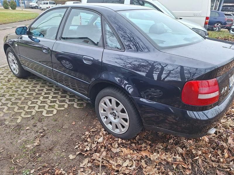 Gebraucht Audi A4 101 PS (74 kW) 2000 Limousine