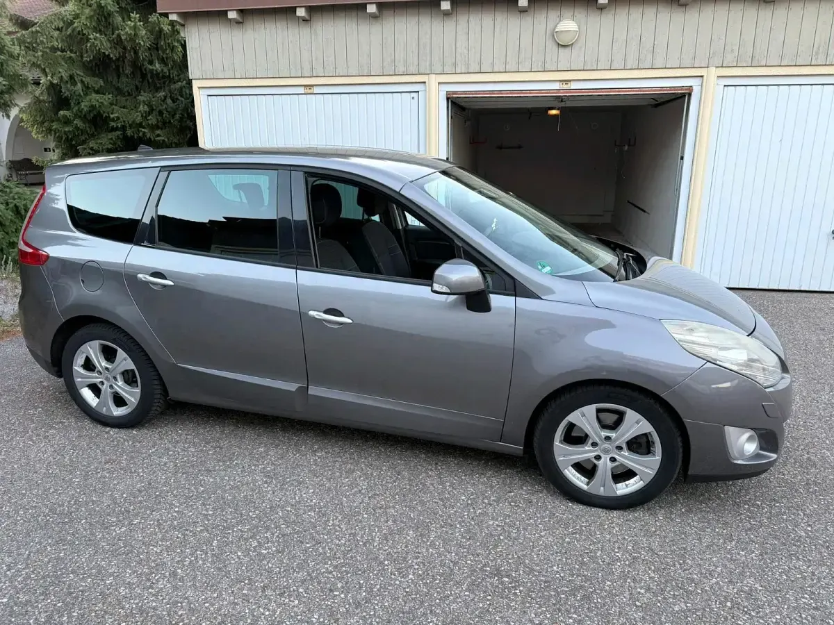 Occasion Renault Scénic III 150 ch (110 kW) 2011 Gris Monospace