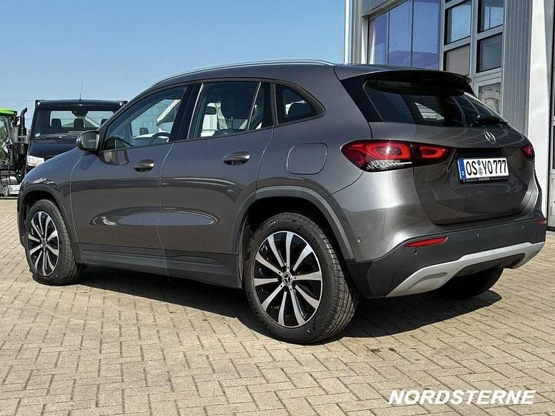 Gebraucht Mercedes GLA180 116 PS (85 kW) 2021 Mountaingrau  met. SUV
