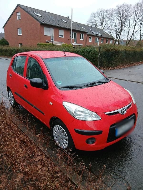 Gebraucht Hyundai i10 67 PS (49 kW) 2011 Rot Kleinwagen