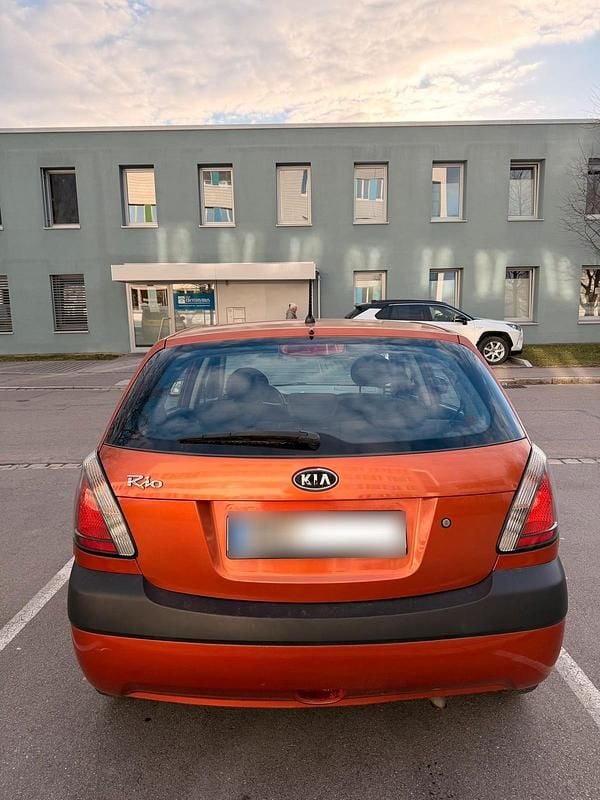 Gebraucht Kia Rio 97 PS (71 kW) 2009 Orange Limousine