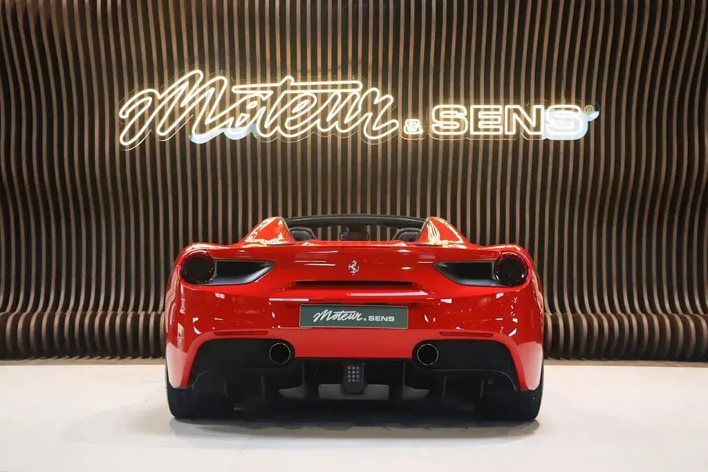 Gebraucht Ferrari 488 669 PS (492 kW) 2016 Rot Cabrio