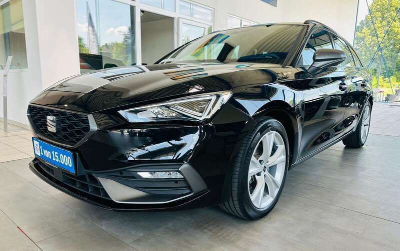 Mitternachtsschwarz Gebraucht 2021 Seat Leon ST Beats Kombi | 24.980 € (Fairer Preis) - Bild 1/4