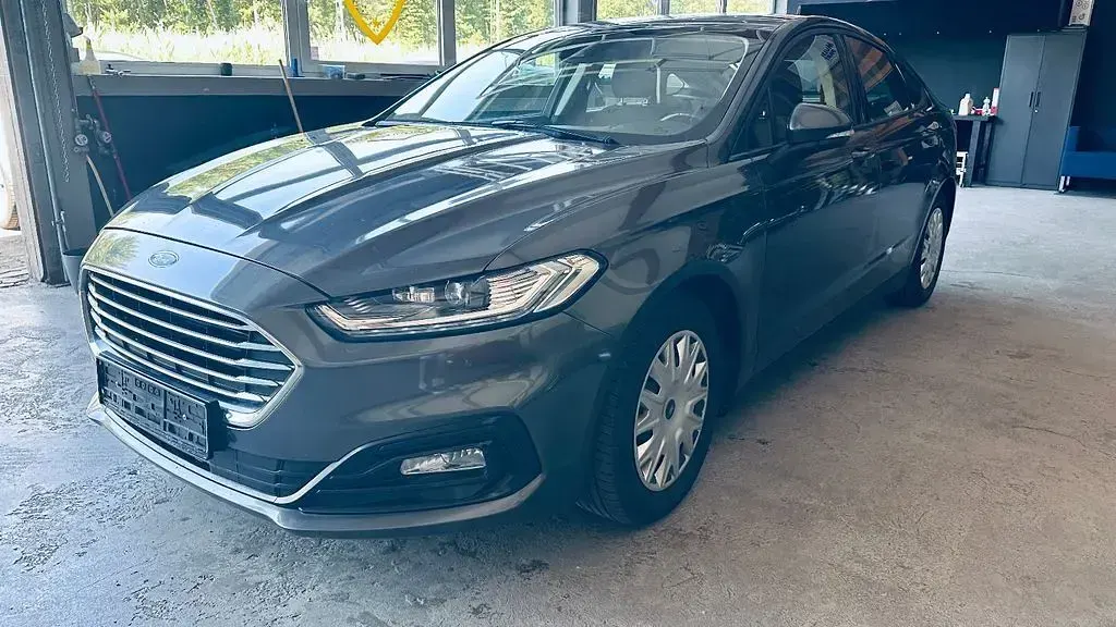 Gebraucht Ford Mondeo 150 PS (110 kW) 2020 Grau Limousine