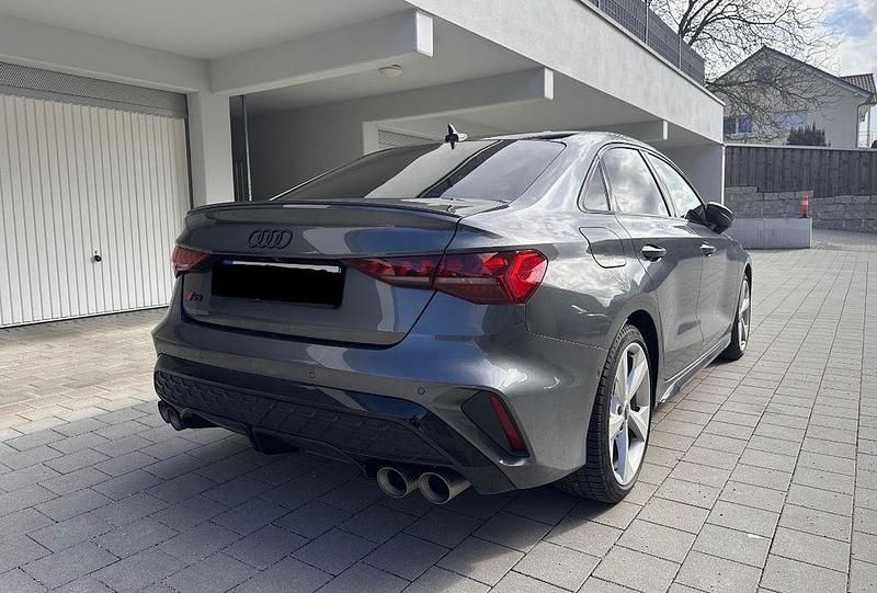 Gebraucht Audi S3 Ambiente 333 PS (244 kW) 2024 Grau Limousine