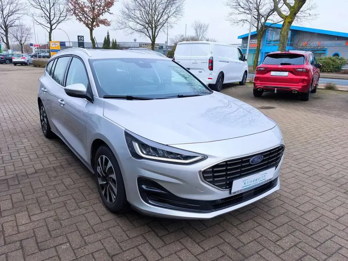 Gebraucht Ford Focus Titanium 116 PS (85 kW) 2025 Silber Limousine