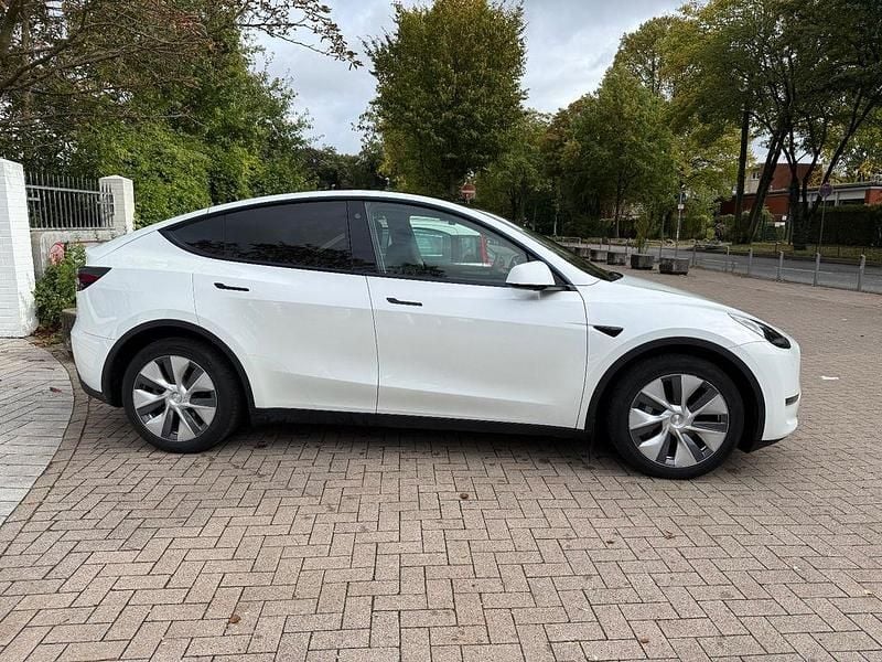 Weiß Gebraucht 2023 Tesla Model Y Long Range AWD SUV | 37.500 € (Fairer Preis) - Bild 1/4