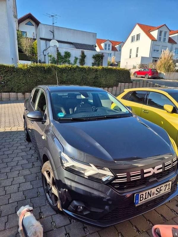 Schwarz Gebraucht 2023 Dacia Sandero Expression Kleinwagen | 14.000 € (Guter Preis) - Bild 1/3