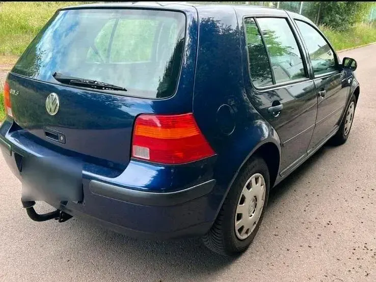 Gebraucht VW Golf VIII 75 PS (55 kW) 2026 Blau Kleinwagen