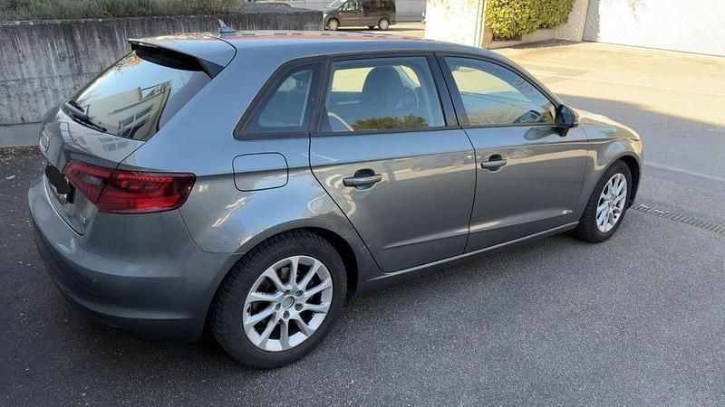 Second-hand Audi A3 Ambition 150 CP (110 kW) 2014 Gri Berlinǎ