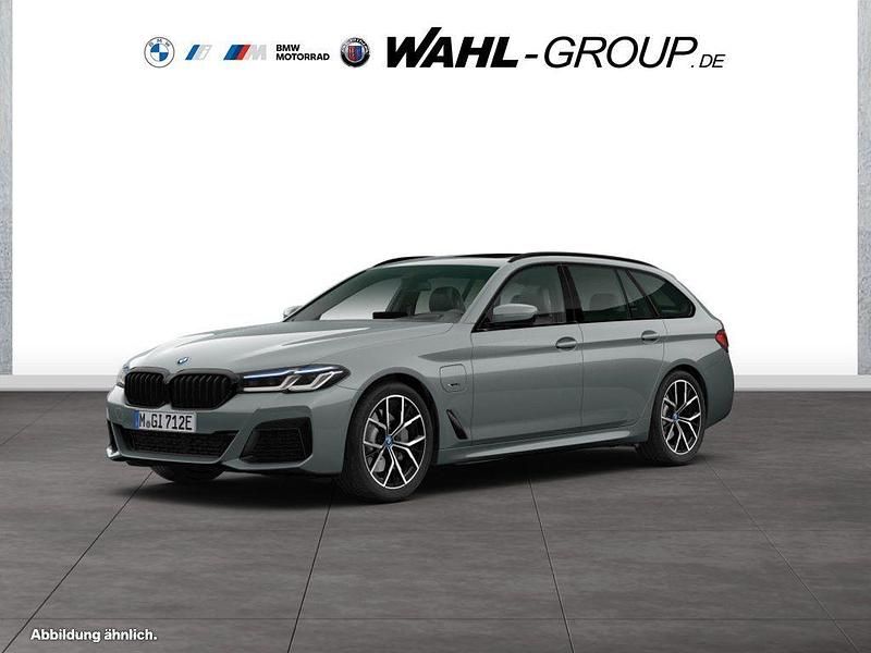 Gebraucht BMW 530e M Sport 292 PS (214 kW) 2024 Grau Kombi